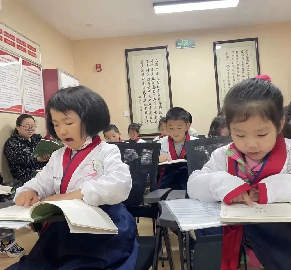 传统文化在身边,国学课堂进社区
